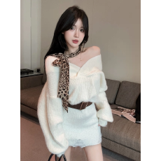批发韩系氛围感秋冬v领辣妹<b class='q'>一字肩</b>针织包臀短裙女气质破洞毛衣<b class='q'>连衣裙</b>