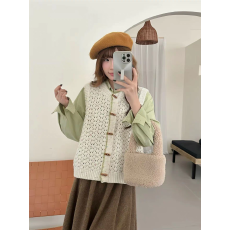 批发韩系温柔风镂空牛角扣马甲针织衫女春秋新款叠穿减龄外搭无袖上衣