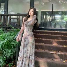 批发复古印花v领扭结<b class='q'>连衣</b>裙女秋冬修身包臀气质喇叭袖单穿打底A字<b class='q'>长裙</b>