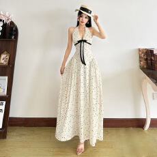 批发2026款法式初恋茶歇复古<b class='q'>波点</b>挂脖<b class='q'>连衣裙</b>女设计感显瘦掐腰露背长裙