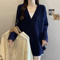 批发实拍胖MM<b class='q'>大码</b>秋冬新款洋气独特高级感V领宽松毛衣短裤两件套装女