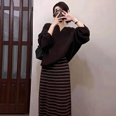 批发官图  时尚温柔风减龄套装女2026春季新款上衣条纹半身裙<b class='q'>两件套</b>潮