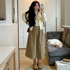 批发官图  休闲减龄套装女2026春<b class='q'>秋</b>新款气质圆领开衫背心半身裙三件套