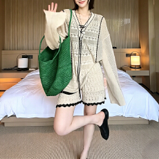 批发官图   通勤风套装女2026夏季新款V领镂空绑带长袖上衣短裤两件套