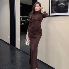 批发半高领交叉皱褶长袖连衣裙秋冬新款修身显瘦内搭包臀打底长裙