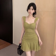 批发法式气质名媛性感<b class='q'>网纱</b>褶皱吊带连衣<b class='q'>裙</b>辣妹收腰显瘦包臀荷叶边短<b class='q'>裙</b>