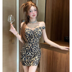 批发设计感小众性感低胸抹胸豹纹短款打底紧身<b class='q'>连衣裙</b>2026夏季新款女装
