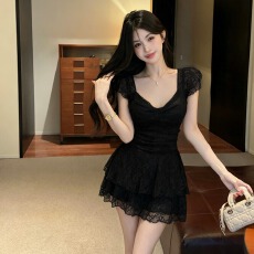 批发设计感小众性感低胸蕾丝短款蛋糕<b class='q'>裙</b>2026夏季新款法式连衣<b class='q'>裙</b>女装