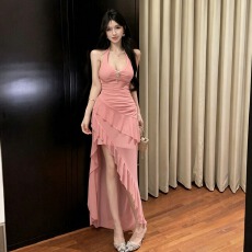 批发名媛礼服长裙挂脖式度假风性感低胸露肩不规则荷叶边开叉<b class='q'>连衣裙</b>