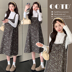 批发孕妇装牛仔背带裙新款洗水印花毛衣两件套