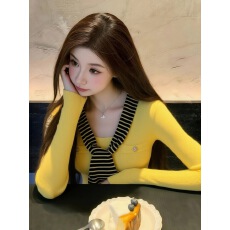 批发黄色<b class='q'>条纹</b>披肩海军领假两件针织衫2025冬季新款修身<b class='q'>打底衫</b>内搭上衣