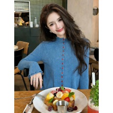 批发蓝色半<b class='q'>高领</b>修身显瘦纽扣针织开衫女2026春季韩系漂亮高级绝美上衣