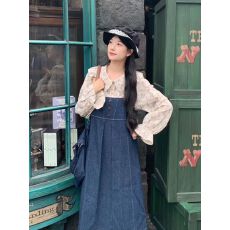 批发秋季韩系复古穿搭牛仔背带<b class='q'>连衣裙</b>女+文艺风娃娃领碎花衬衫一整套