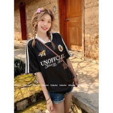 批发美式字母V领<b class='q'>运动</b>球衣服短袖<b class='q'>T</b><b class='q'>恤</b>女夏季ootd穿搭泽西风宽松半袖上衣