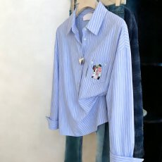 批发独特超好看清新蓝色条纹翻领<b class='q'>衬衫</b>女2026夏季新款上衣