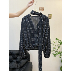 批发法式<b class='q'>波点</b>长袖<b class='q'>衬衫</b>女早秋季宽松设计感小众飘带高级感V领<b class='q'>雪纺</b><b class='q'>上衣</b>