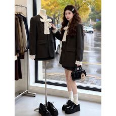 批发复古赫本风黑色翻领西装<b class='q'>上衣</b><b class='q'>外套</b>女秋季巨好看半身短裙时尚两件套