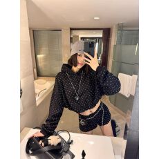 批发美式辣妹波点连帽短款卫衣女早春2026新款高腰休闲百搭<b class='q'>短裤</b>两件套