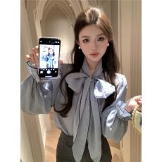 浪漫法式蝴蝶结衬衫女装2026年早春季蓝色蝴蝶结系带喇叭袖衬衫