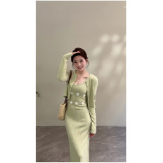 批发2026年春季新款法式设计感绿色修身<b class='q'>显瘦</b>针织开衫花朵吊带裙套装女