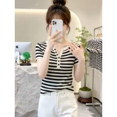批发韩系条纹V领短袖针织衫<b class='q'>女</b>装2026夏季<b class='q'>新款</b>修身显瘦气质减龄T恤上衣