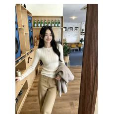 批发绝美巨好看白色<b class='q'>镂空</b>圆领针织打底衫女装秋冬2026新款修身长袖上衣