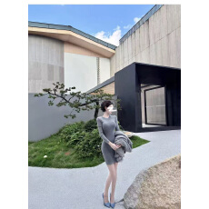批发风衣外套内搭轻熟简约风针织连衣裙女秋季长袖收腰<b class='q'>包臀</b>显身材短裙