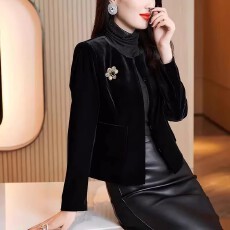 黑色金丝绒短外套女春季2026新品洋气小香风圆领长袖显瘦百搭上衣