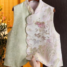 批发新中式<b class='q'>真丝</b>提花气质减龄时尚马夹<b class='q'>背心</b>女2026春季新品立领斜襟坎肩