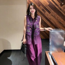 批发新中式国风复古上衣2026<b class='q'>夏</b>季新款高端刺绣人丝龟裂纹拼接紫色马甲