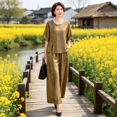 批发气质妈妈夏<b class='q'>装</b>短袖上衣服2026新款<b class='q'>中老年</b>女夏季洋气高贵阔腿裤套<b class='q'>装</b>