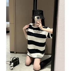 批发复古经典纯棉黑白条纹短袖女宽松休闲百搭潮牌T恤半袖配<b class='q'>袜子</b>