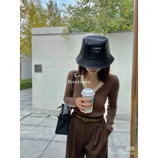 批发黑色显脸小渔夫帽女秋冬Pu皮质水桶帽子素颜百搭盆帽
