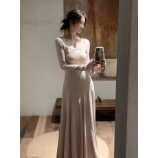 批发十三行好品质 优雅方领喇叭袖<b class='q'>连衣裙</b>立体<b class='q'>绣花</b>插片大摆针织裙