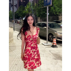 批发粉色碎花露背方领吊带连衣裙女夏季海边度假性感纯欲荷叶边短裙子