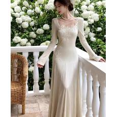 批发十三行好品质 优雅方领<b class='q'>喇叭袖</b><b class='q'>连衣裙</b>立体绣花插片大摆针织裙