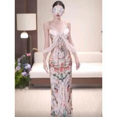 批发法式绝美蕾丝V领碎花吊带<b class='q'>连衣裙</b>女夏季度假风修身<b class='q'>包臀</b>鱼尾长裙子