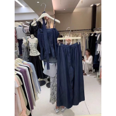 批发2025夏季新款性感飘带褶皱修身<b class='q'>牛仔</b>吊带上衣女显瘦高腰阔腿裤<b class='q'>套装</b>