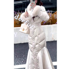 批发<b class='q'>韩版</b>大毛领白色收腰棉服女冬季小众设计感显瘦中长款时尚棉袄外套