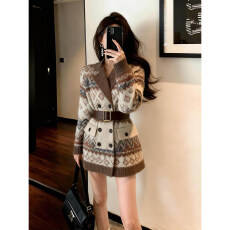 批发2026年圆领长袖新款复古提花针织<b class='q'>连衣裙</b>冬季双排扣收腰保暖<b class='q'>大码</b>裙