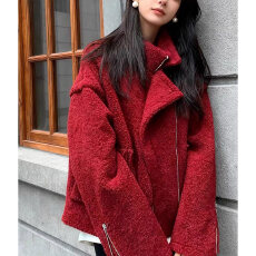 批发韩系氛围感红色大翻领毛绒短<b class='q'>外套</b>女宽松慵懒风显瘦保暖羊羔毛<b class='q'>外套</b>