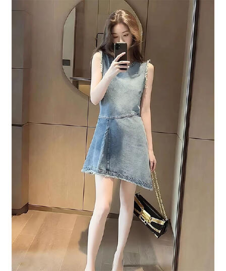 새로운 중식 레트로 워싱 마 오래된 데님 여성 드레스 봄 새로운 디자인 센스 민소매 거친 가장자리 파란색 롱 스커트