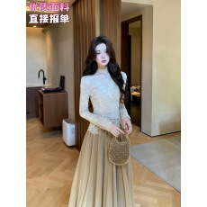 批发木子李的李晨雾缎光设计感V领长袖内搭蕾丝上衣<b class='q'>网纱</b>半身裙套装