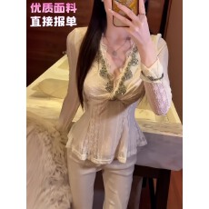 批发粉红PINK丨设计感ins风重工镶钻V领<b class='q'>蕾丝</b>上衣