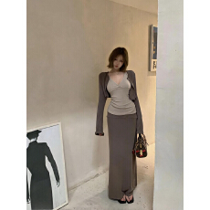 批发温柔风套装短款外搭开衫内搭<b class='q'>吊带</b><b class='q'>背心</b>女早秋包臀半身裙长裙三件套