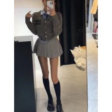 批发<b class='q'>韩版</b>洋气减龄套装女秋冬学院风刺绣开衫毛衣+翻领衬衫+毛呢百褶裙