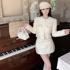 批发白色毛绒<b class='q'>蕾丝</b>翻领短款外套女秋冬富家千金套装包臀半身裙子<b class='q'>两件套</b>