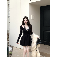 批发温柔名媛重工镶钻挂脖v领<b class='q'>长袖</b>连衣<b class='q'>裙</b>女春秋季修身短<b class='q'>裙</b>收腰a字<b class='q'>裙</b>子