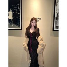 批发蕾丝拼接系带v领长袖连衣裙女秋冬带胸垫鱼尾裙子纯欲风<b class='q'>包臀</b><b class='q'>长裙</b>