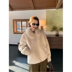 批发米白色毛领羊羔毛长袖外套女冬季新款皮毛一体设计感保暖宽松上衣